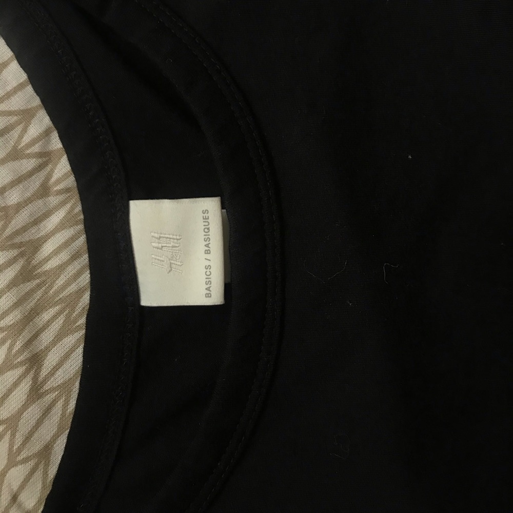 basic black tee - Picture 4 of 5
